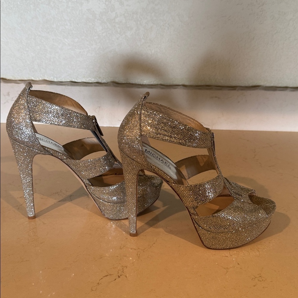NWT Michael Kors Berkley T-Strap glitter platform sandals. - Picture 4 of 9
